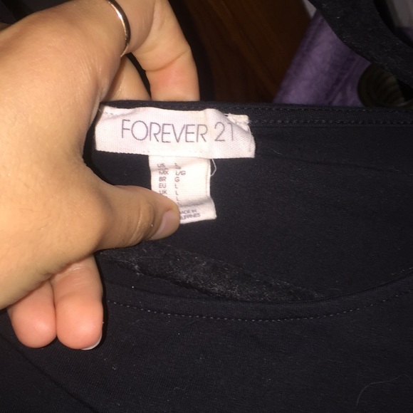 Black forever 21 long sleeved crop top - Picture 3 of 3